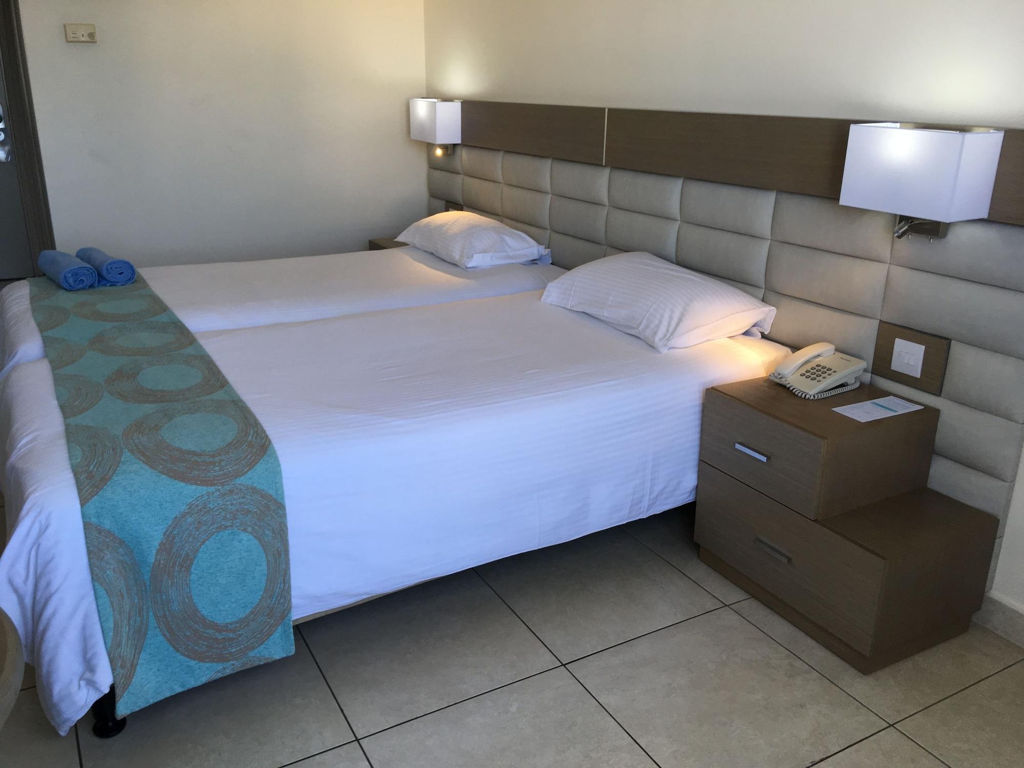 Avanti Hotel Пафос Екстер'єр фото
