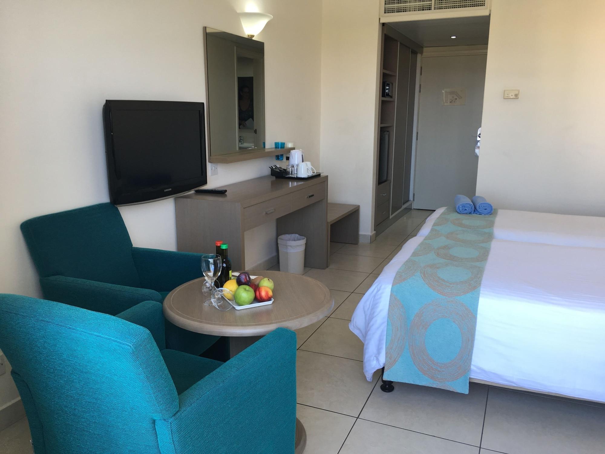 Avanti Hotel Пафос Екстер'єр фото