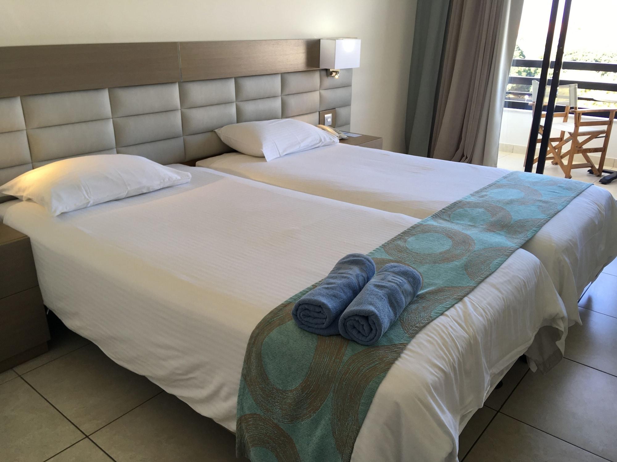 Avanti Hotel Пафос Екстер'єр фото