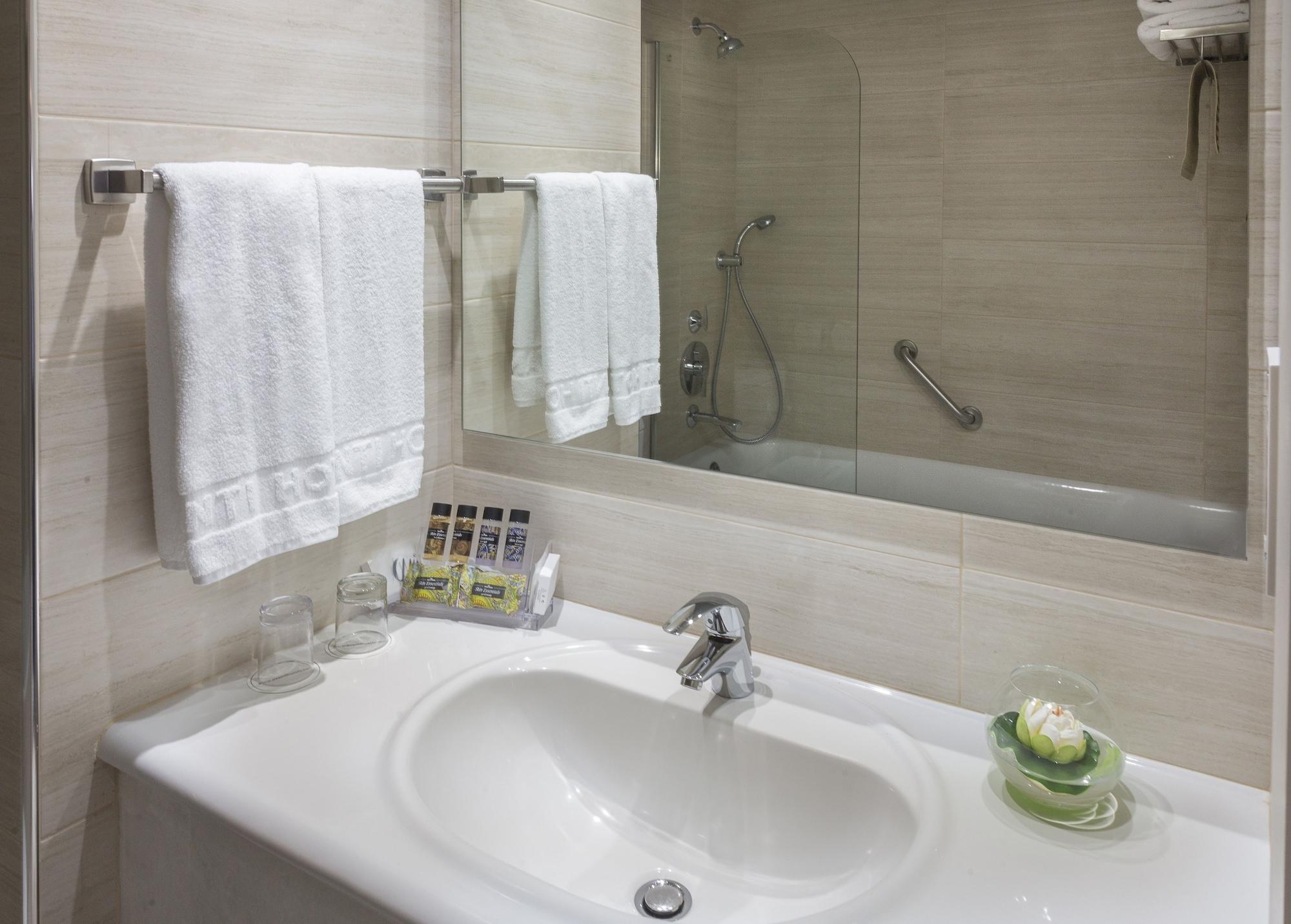 Avanti Hotel Пафос Екстер'єр фото