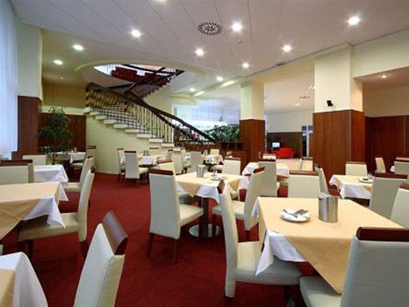 Avanti Hotel Пафос Екстер'єр фото